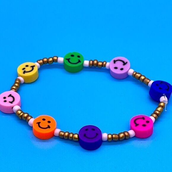 Y2K Bracelets “All Smiles” Stretch Beaded Bracelet - Picture 3 of 3